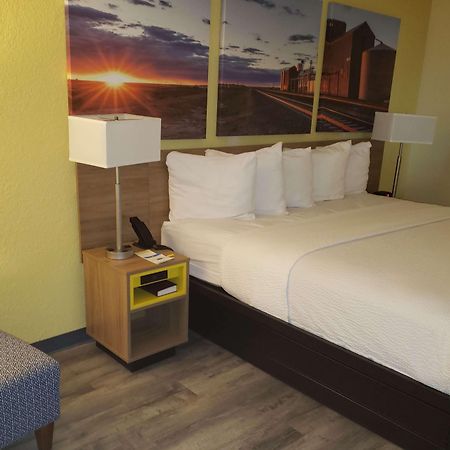 Days Inn & Suites By Wyndham Clovis Exteriér fotografie