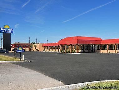 Days Inn & Suites By Wyndham Clovis Exteriér fotografie