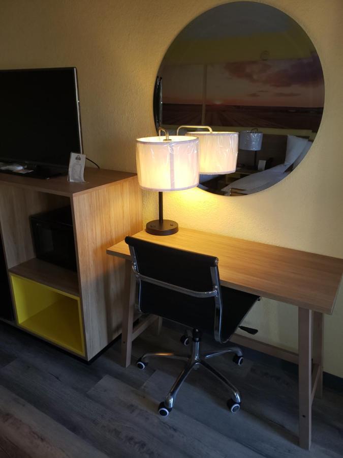 Days Inn & Suites By Wyndham Clovis Exteriér fotografie