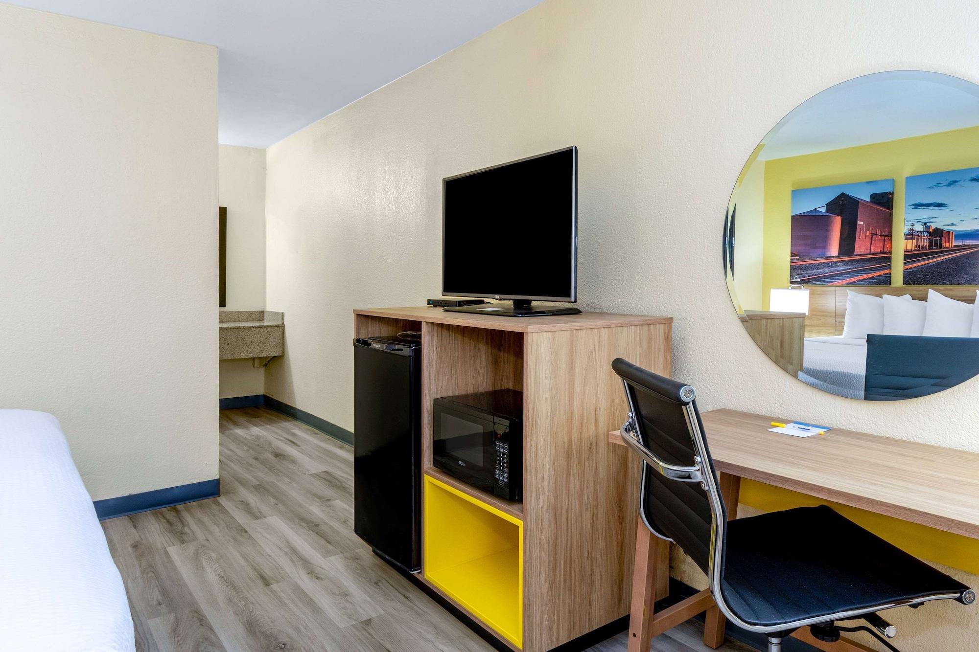 Days Inn & Suites By Wyndham Clovis Exteriér fotografie