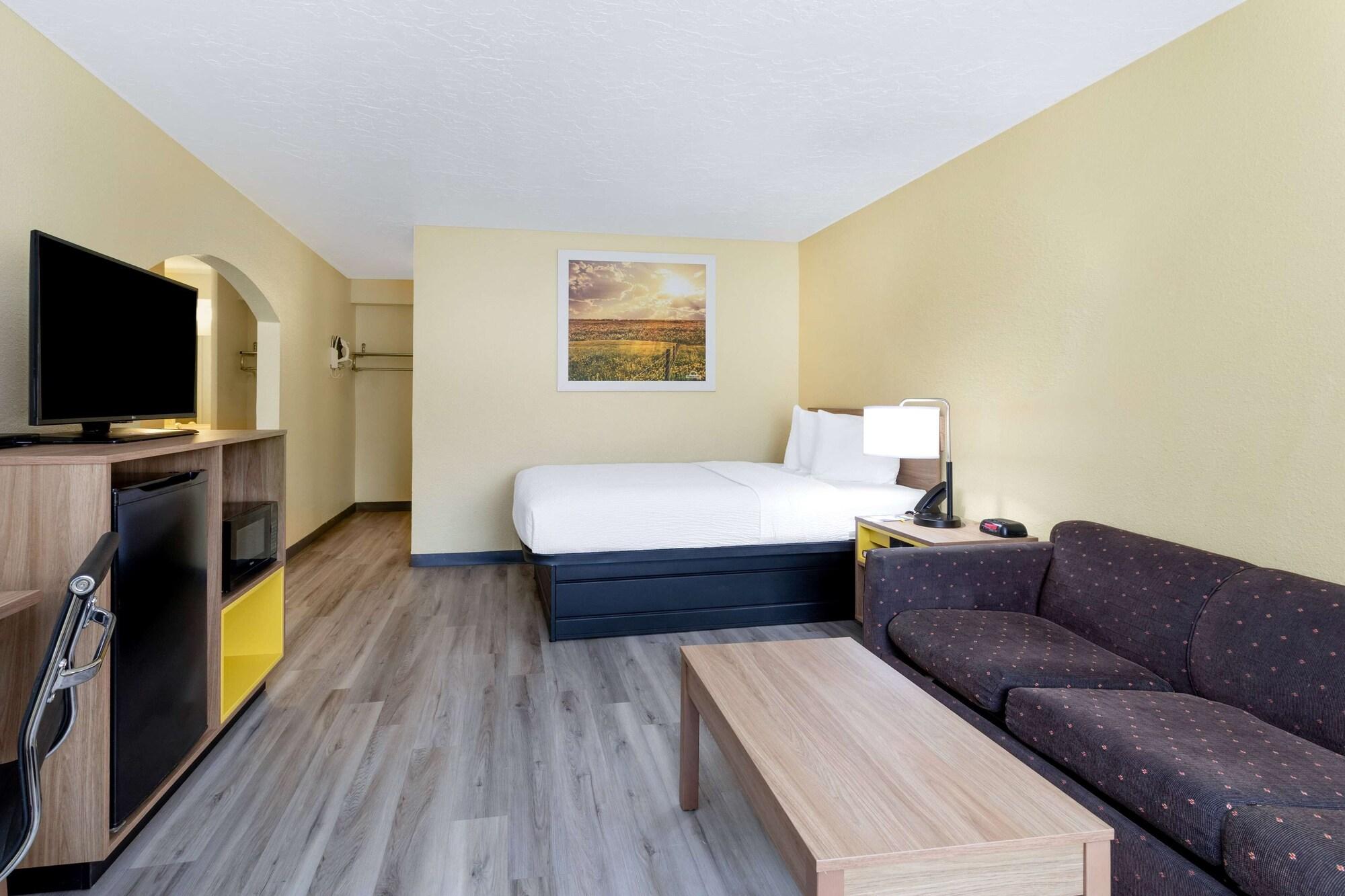 Days Inn & Suites By Wyndham Clovis Exteriér fotografie
