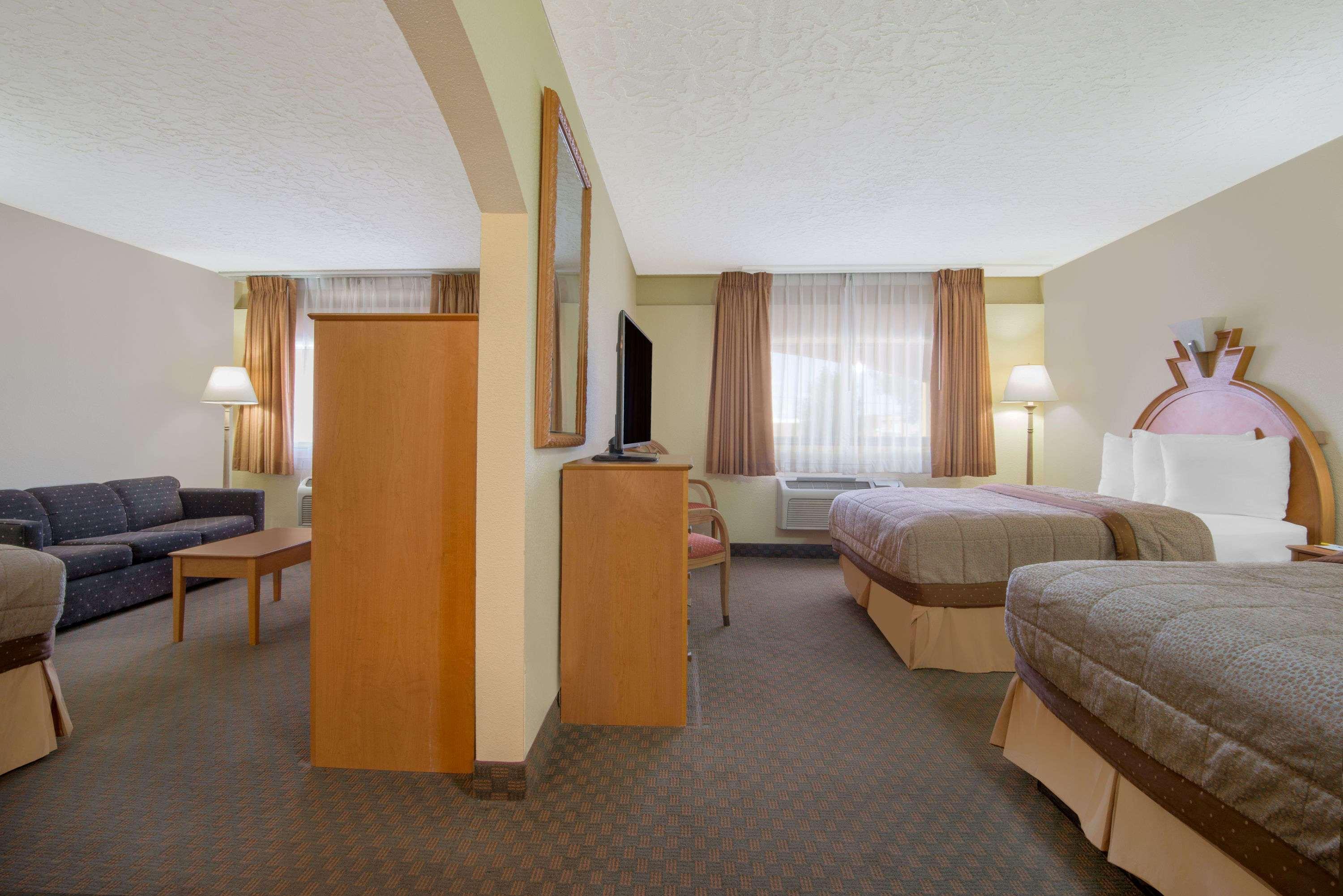Days Inn & Suites By Wyndham Clovis Exteriér fotografie